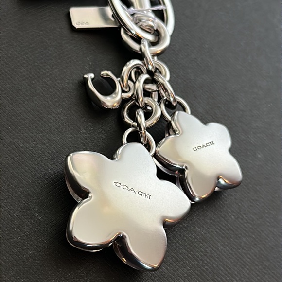 NWT Coach Flower Cluster Bag Charm Tea Rose Resin Keychain Handbag - Picture 7 of 7